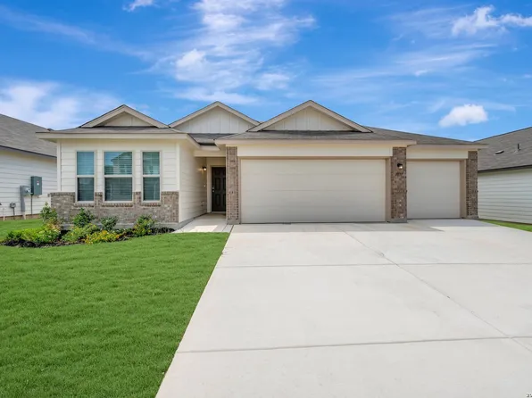 1037 Eagle Crossing, Seguin, TX 78155