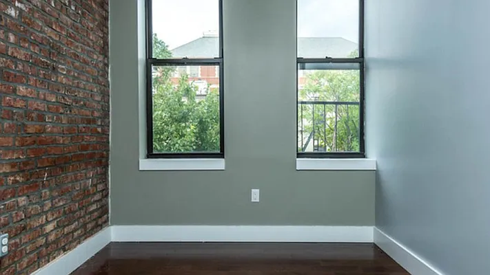Rented by Nooklyn NYC LLC | media 18