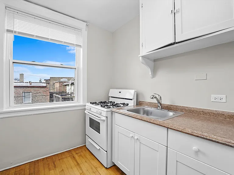 409 Beloit Ave #3T — Photo 7