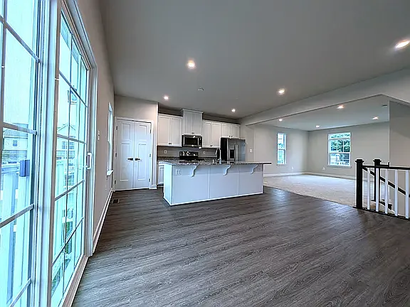 723 Kalmar Ln — Photo 5