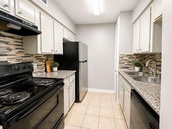 3rd image of 8331 Carvel Ln #1