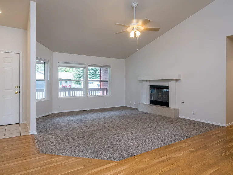 640 Northstar Dr — Photo 3