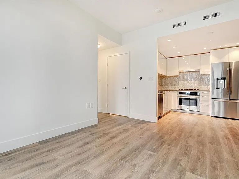 3581 E Kent Ave N #604 — Photo 8
