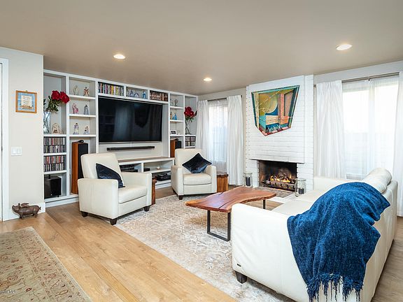 5th image of 751 Starlight Heights Dr