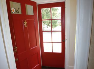 5 Crumitie Rd, Loudonville, NY 12211