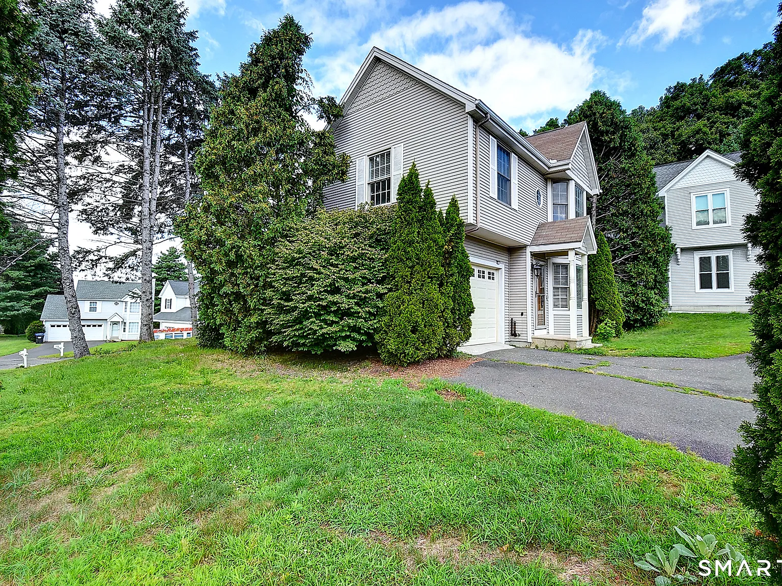 3 bed, 2.0 bath, 1883 sqft, $2,700 — Photo 2
