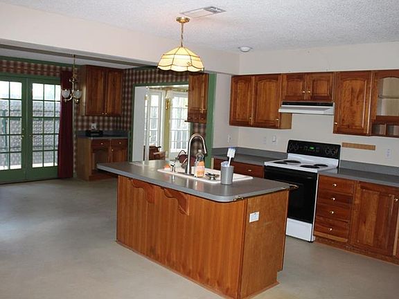 3rd image of 1956 Price Cir