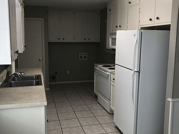 4th image of 618 N Elkhart Ave APT A