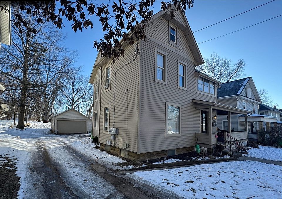 2nd image of 515 College Ave