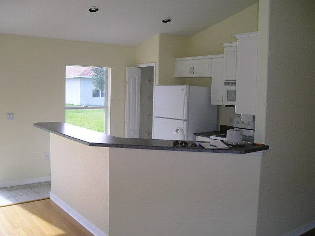 9 Lytton Ln — Photo 4