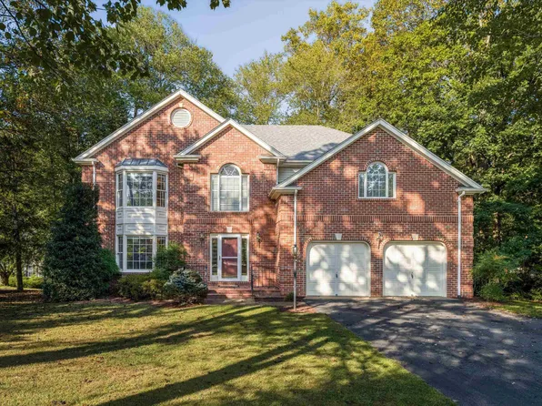 2084 Linlier Ct, Charlottesville, VA 22911