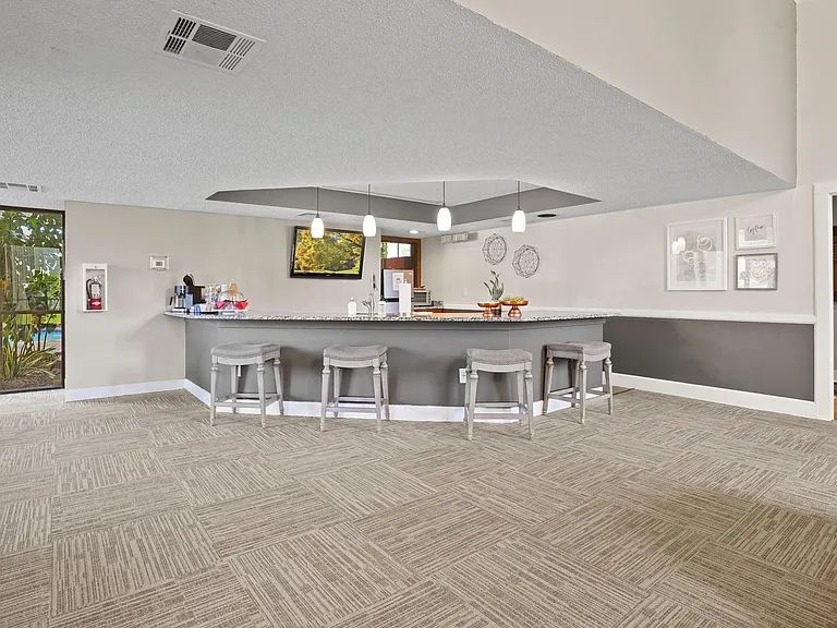Silver Springs Apts. — Photo 15
