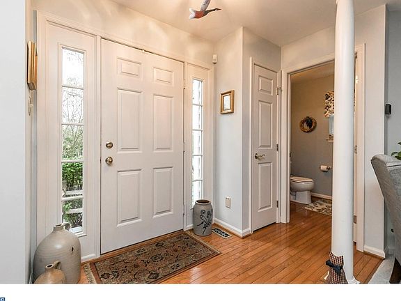 4th image of 2200 Mallard Ln