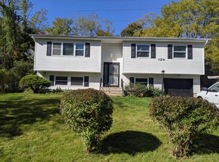 124 Rockland Ln, Spring Valley, NY 10977