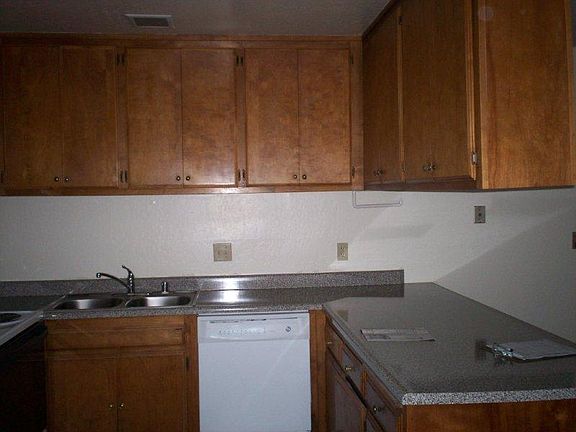 3rd image of 209 N McPherson St APT 2