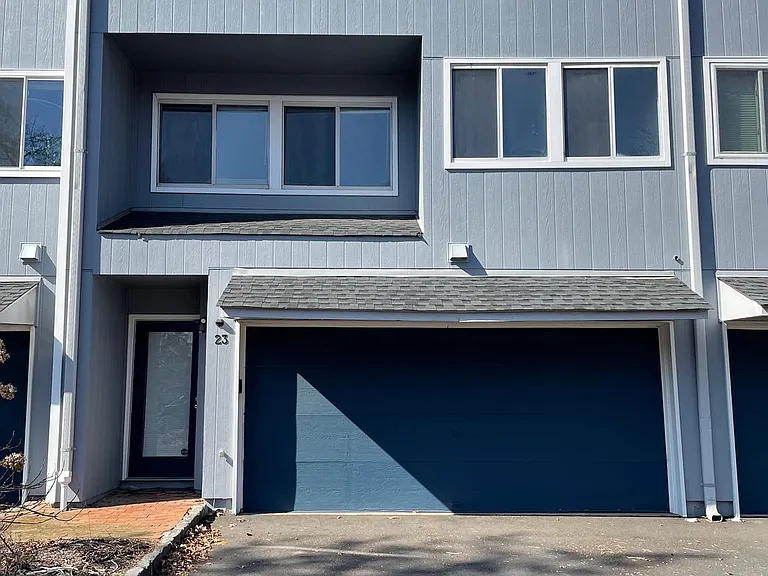 23 Richard Ct — Photo 2