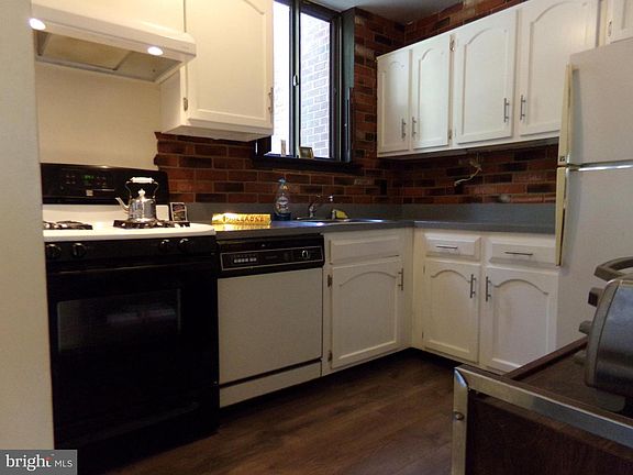2nd image of 4944 Schuyler Dr