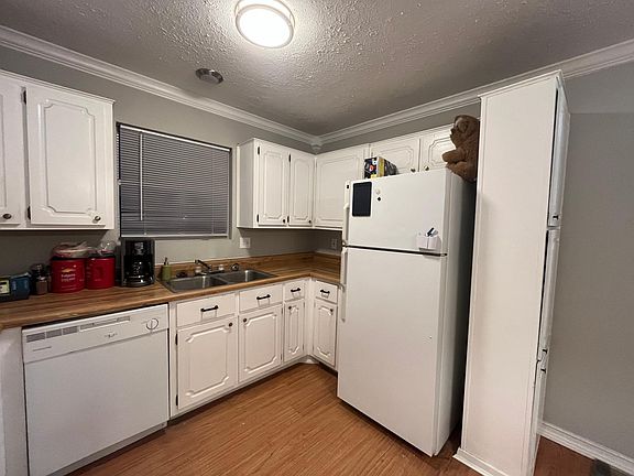 5th image of 2111 Creekwood Dr