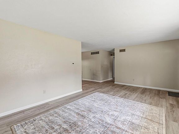 4th image of 18441 Wee Acres Dr
