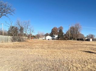 209 W 1st Ave, Saint John, KS 67576