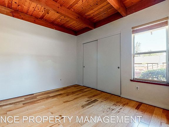 3rd image of 72 Kingston Way