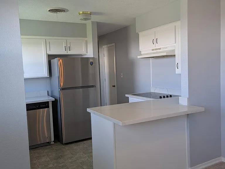 5309 Oregon Trl — Photo 2