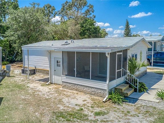 3rd image of 286 Shoreline Dr