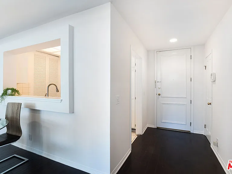 1650 Veteran Ave #306 — Photo 6