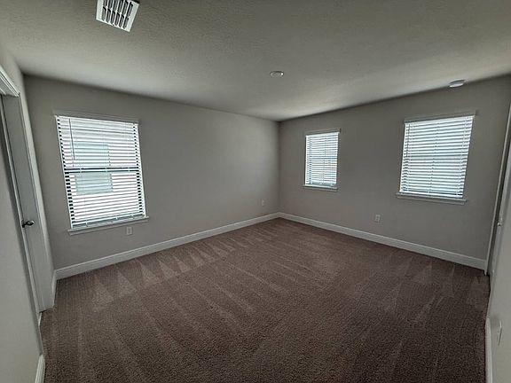 4th image of 139 Angelas Ave