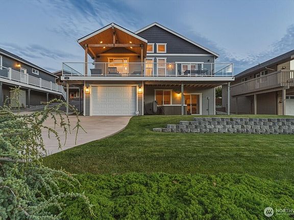4th image of 240 W Marine View Drive