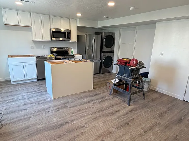 909 W Bullion St #B — Photo 7