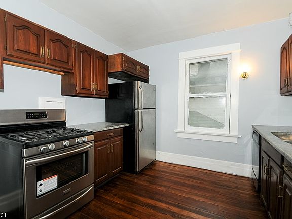 3rd image of 72 Glen Ridge Ave