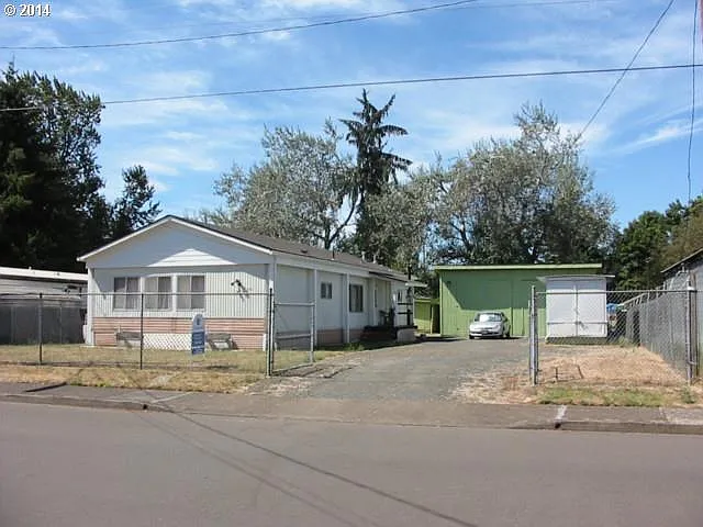 1280 34th St photo 1