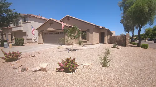 906 E Desert Rose Trl Photo 1
