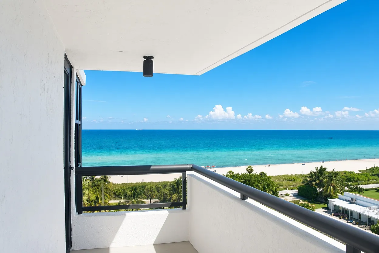 1 bed, 1.5 bath, 798 sqft, $3,400 — Photo 1