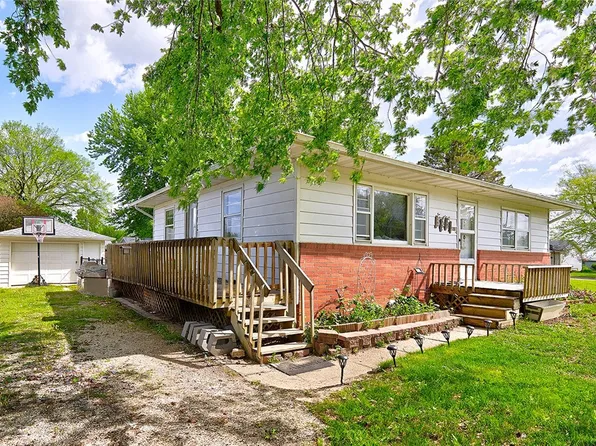 810 W Washington Ave, Polk City, IA 50226