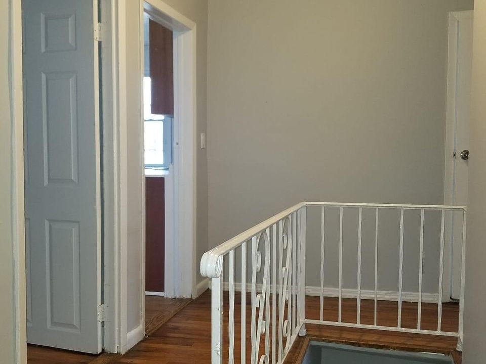 1st image of 3 Lafayette Pl APT 2