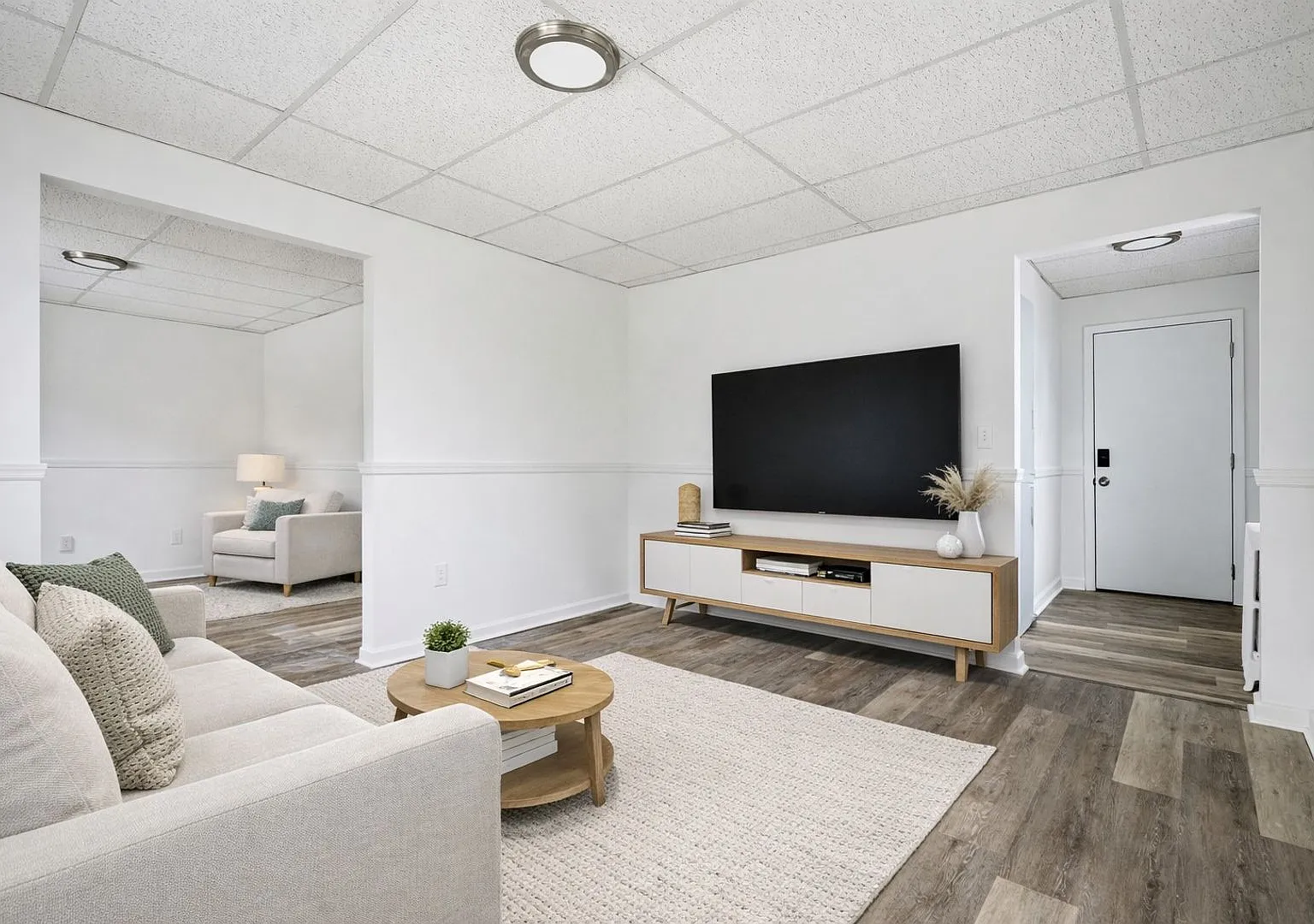 Updated Apartment Homes Near Downtown | 126 W 9th Ave — Photo 3