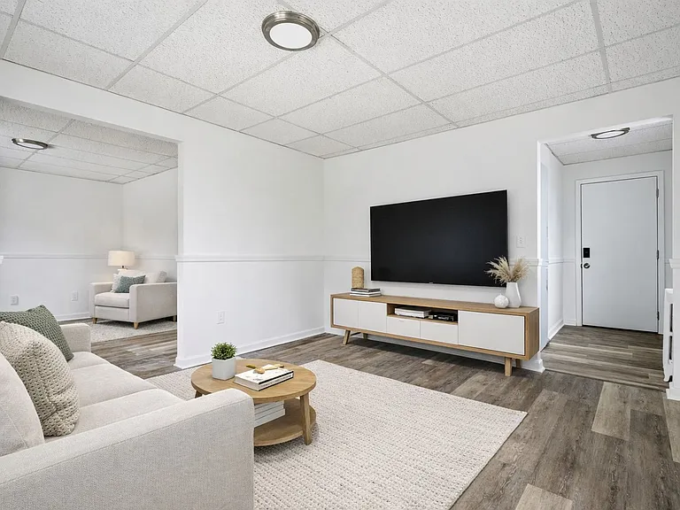 126 W 9th Ave — Photo 3