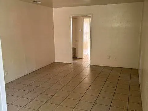 707 Carrie Ave — Photo 2
