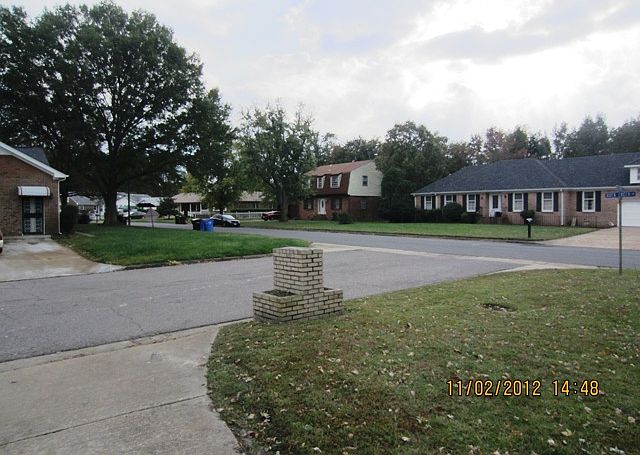 2nd image of 300 Bertwick Ln