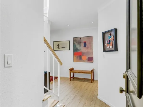 401 100th Avenue NE #317, Bellevue, WA 98004