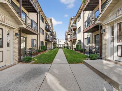 7218 W Wrightwood Ave APT 111, Elmwood Park, IL, 60707