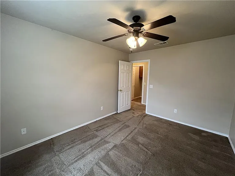 4205 Cambridge Dr #B — Photo 19