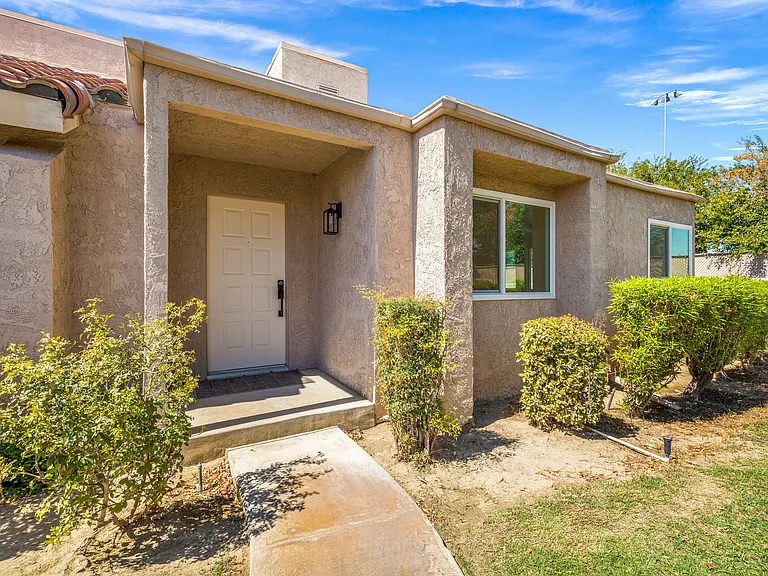 74930 San Simeon Dr — Photo 16