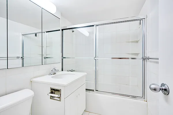 Rented by Anchor Associates | media 18