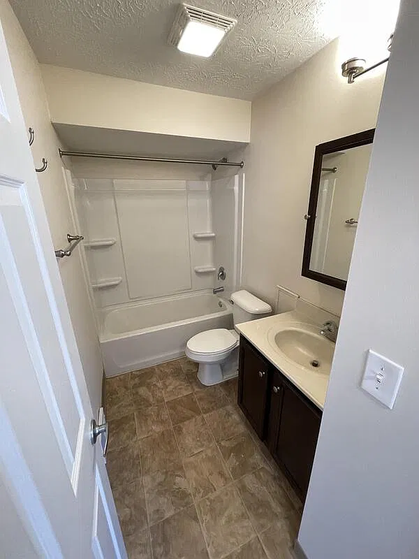 2 bed, 1.0 bath, 924 sqft, $1,295 — Photo 4