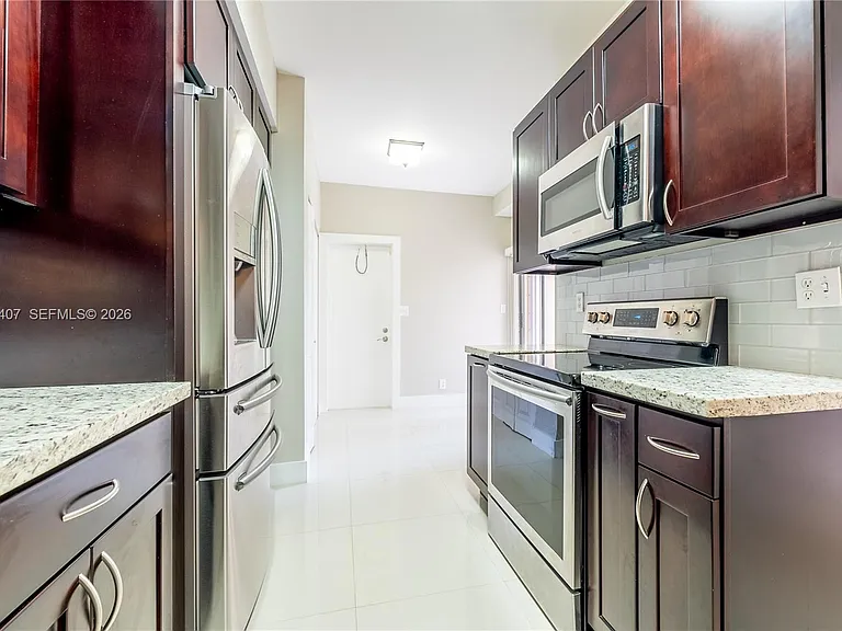 19160 NW 82nd Circle Ct #31L — Photo 17