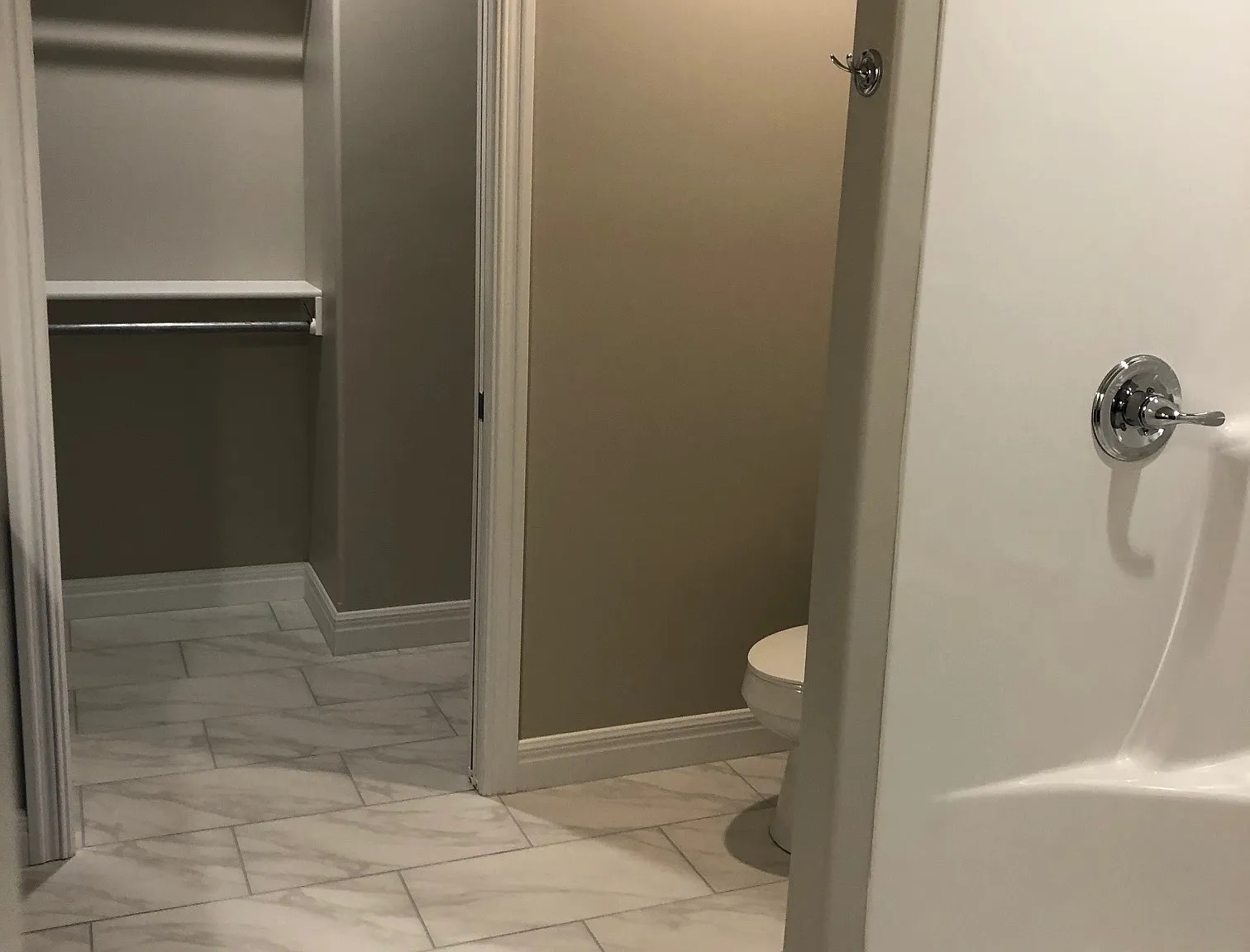 2 bed, 2416 sqft, $2,000 — Photo 4