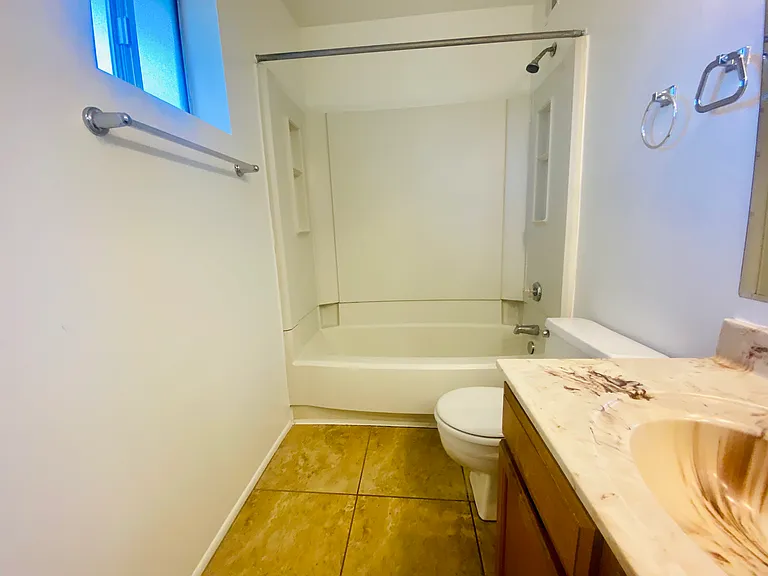 2401 N West St #212 — Photo 6